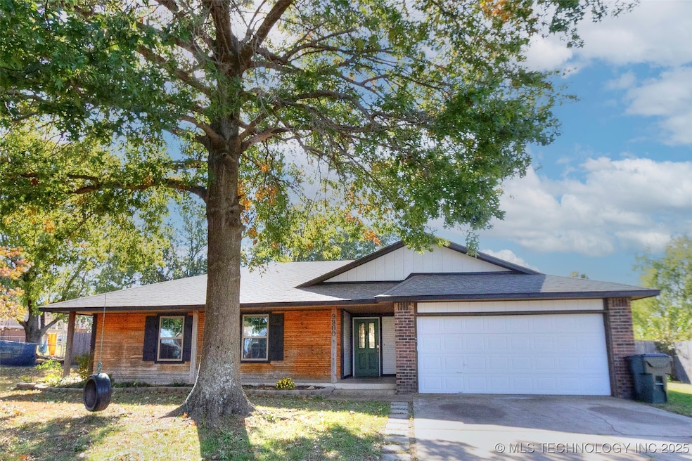 9900 N 108th East Place, Owasso, OK 74055 - photo 1