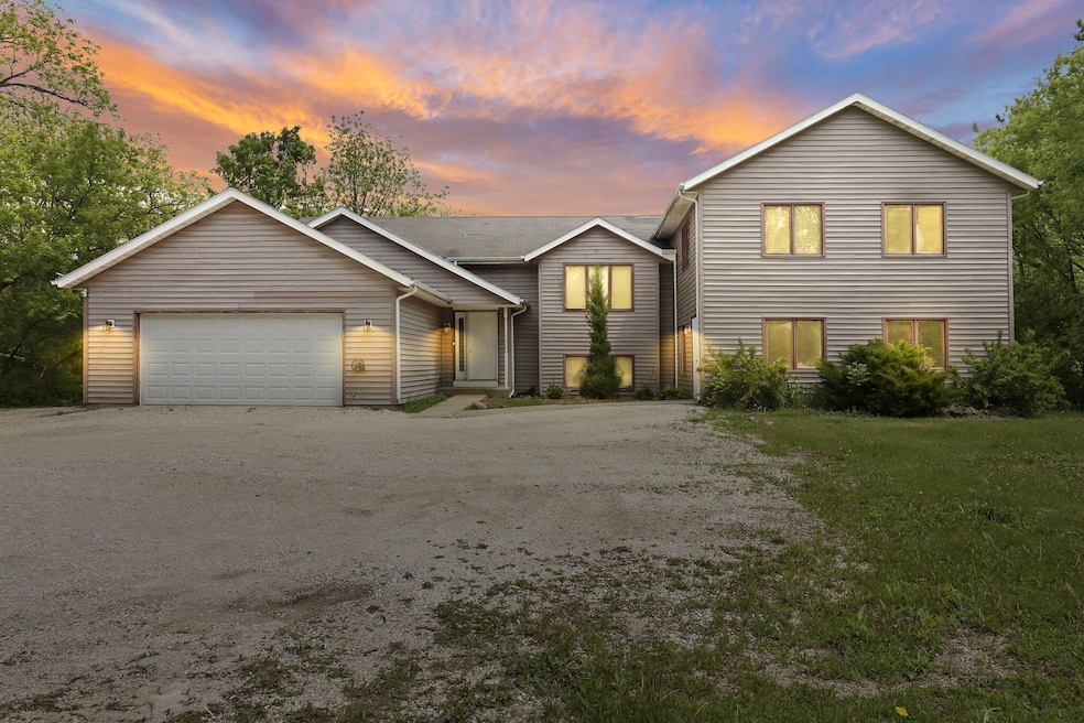 36-web-or-mls-K-W219S7712 Crowbar Dr, Mu