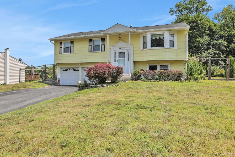 83 S Gate Dr, Poughkeepsie, NY 12601 - photo 1