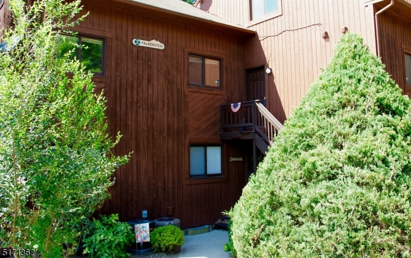 2 Falkenstein Dr unit 8, Vernon, NJ 07462 - photo 1