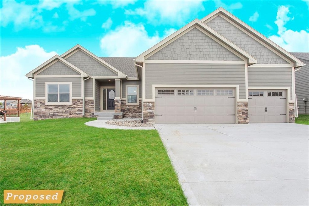 8015 NW 95th Cir, Johnston, IA 50131 - photo 1