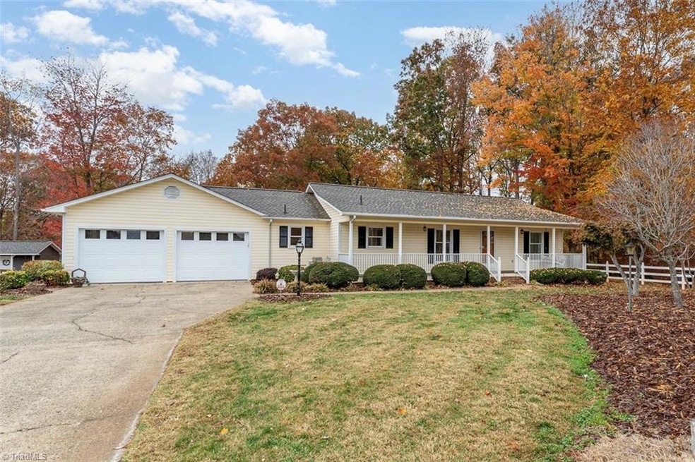 885 Rockcliff Terrace, Asheboro, NC 27205 - photo 1