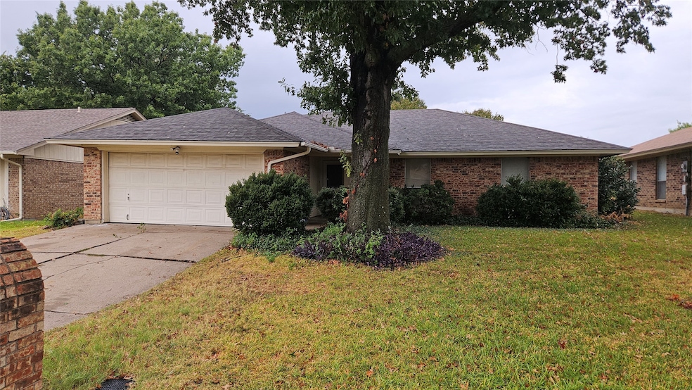 5306 Tamarack Ct, Arlington, TX 76018 - photo 1