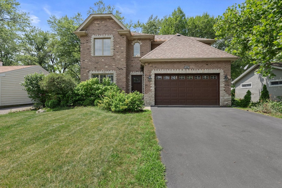 1202 Grant St, Wheaton, IL 60189 - photo 1