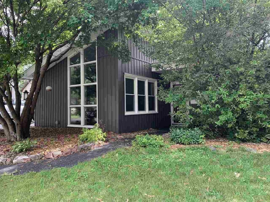 2218 Rownd St, Cedar Falls, IA 50613 - photo 1