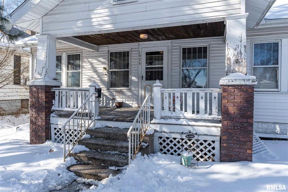 1926 Vine St, Davenport, IA 52804 - photo 1