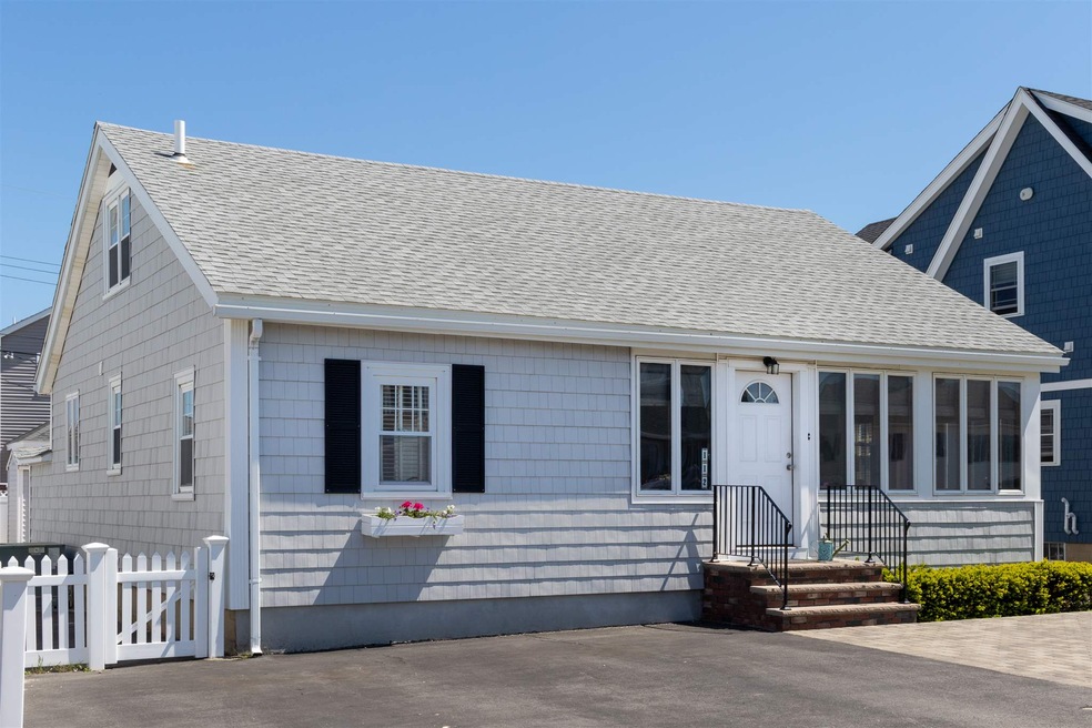 112 Concord St, Seabrook, NH 03874 - photo 1