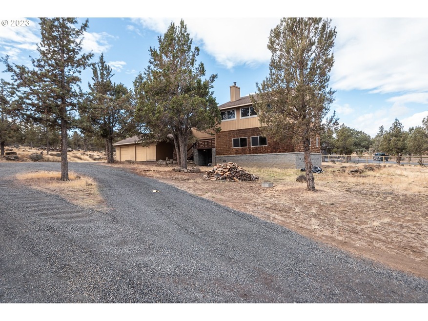 21037 Gift Rd, Bend, OR 97701 - photo 1