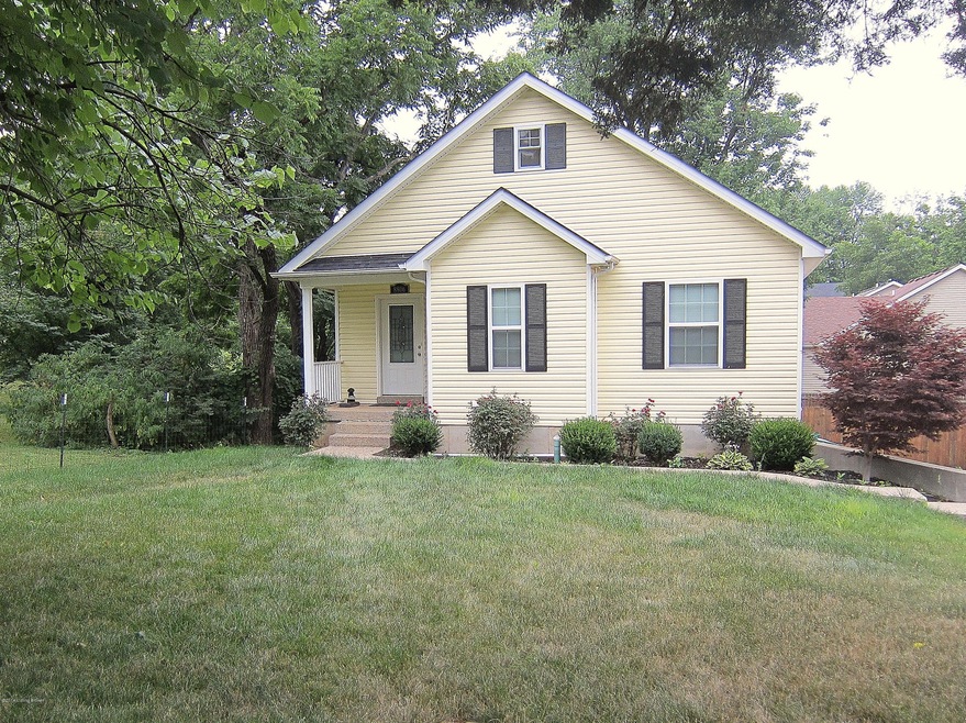 8806 Maple Rd, Louisville, KY 40229 - photo 1