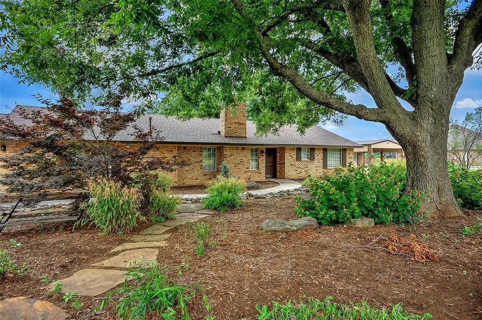 124 W Fox Creek Ln, Whitesboro, TX 76273 - photo 1