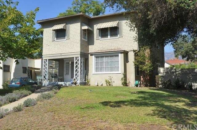 FRONT OF HOUSE