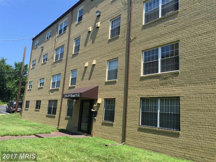 210 43rd Rd NE unit 301, Washington, DC 20019 - photo 1