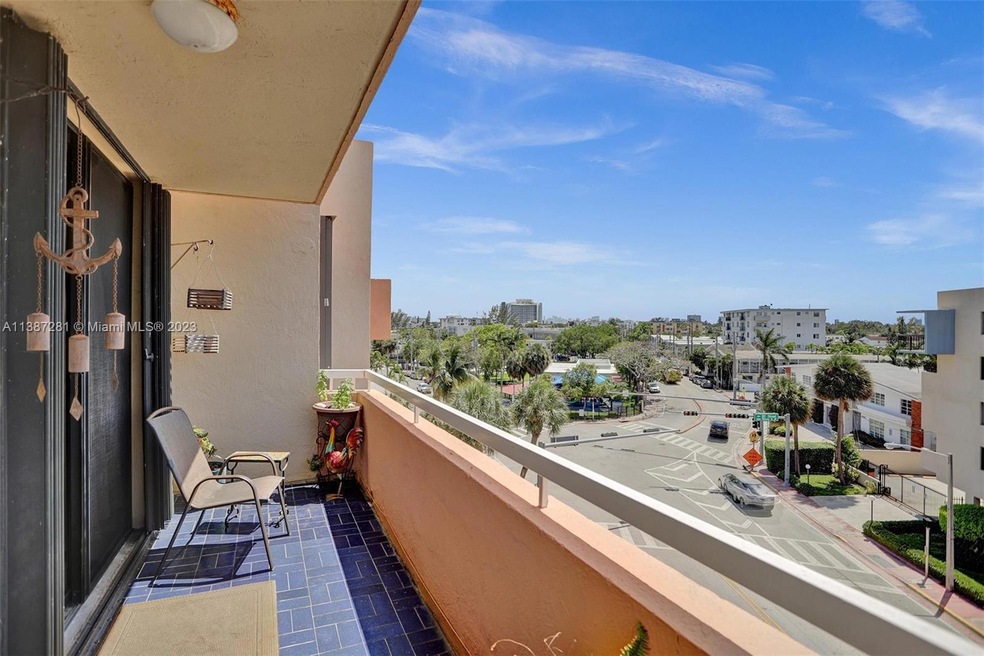 8101 Byron Ave unit 512, Miami Beach, FL 33141 - photo 1