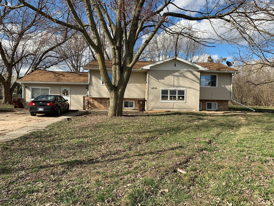 2710 W Miller Rd, Lansing, MI 48911 - photo 1