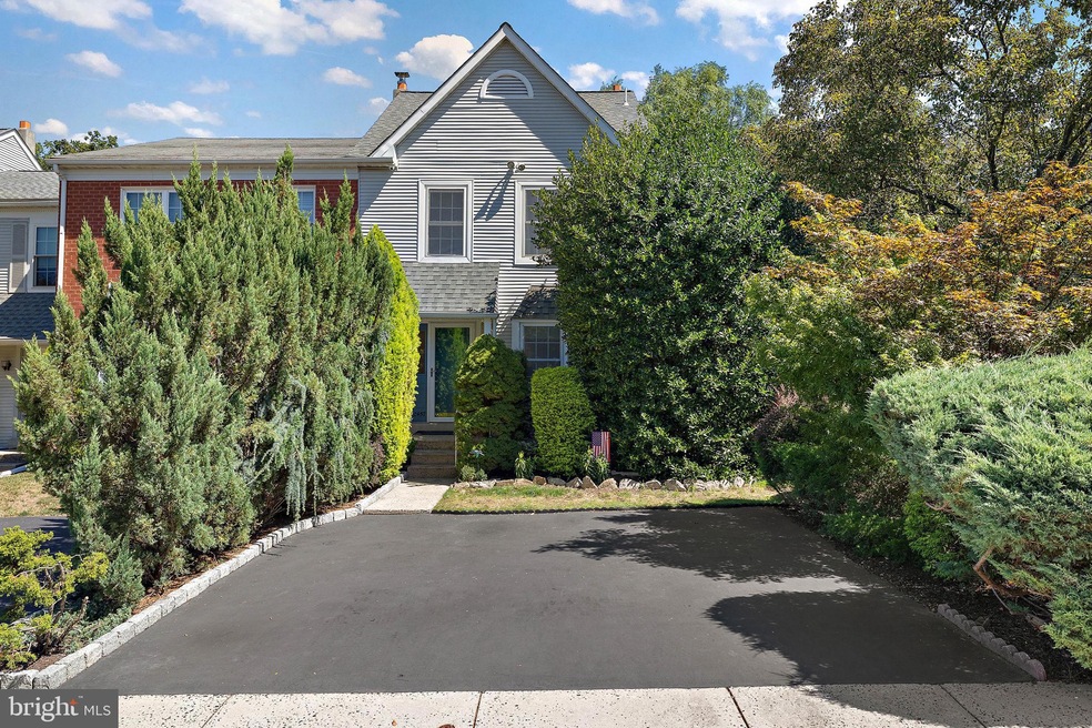 2457 Norrington Dr, Norristown, PA 19403 - photo 1