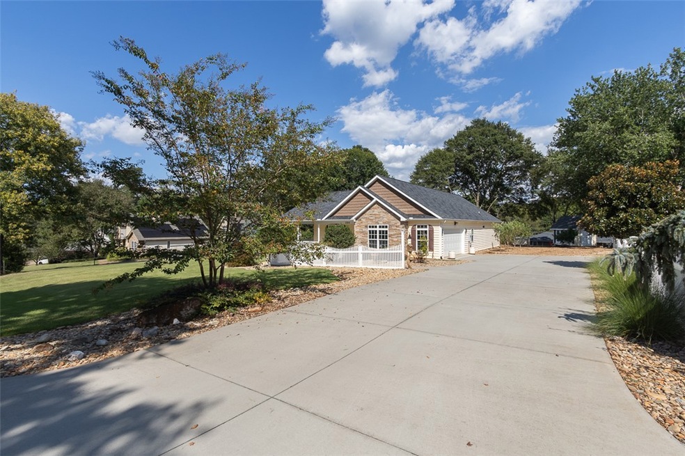 Sold $401,000 • Co-Listing Agent