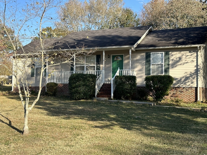 205 Tyne Rd, Shelbyville, TN 37160 - photo 1