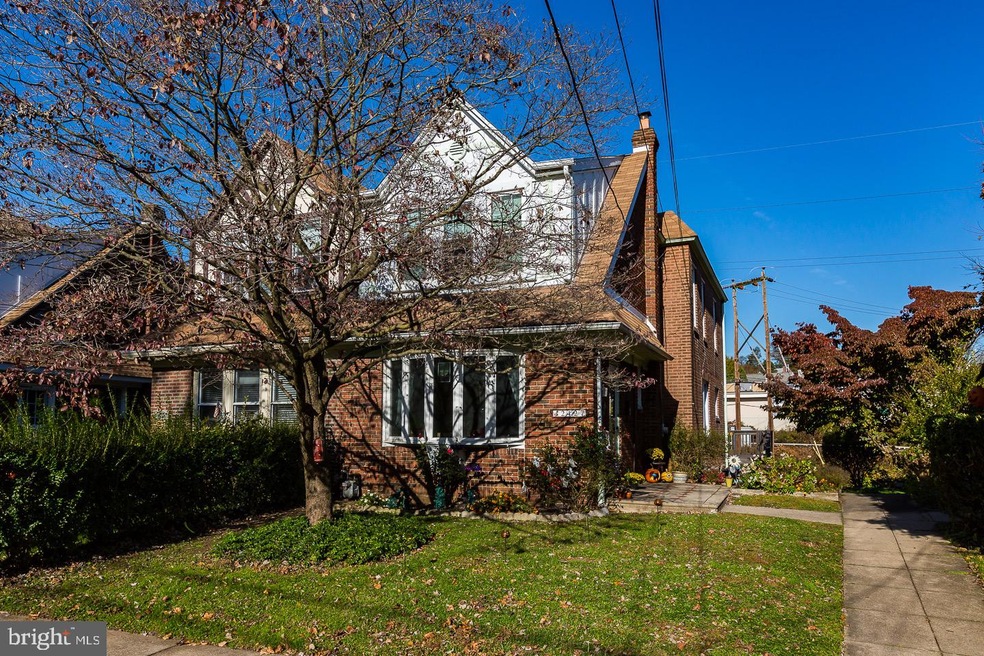 2427 Wynnefield Dr, Havertown, PA 19083 - photo 1