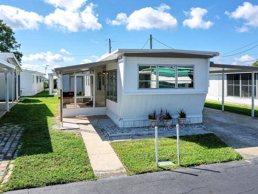 565 Marina Ln, Tavares, FL 32778 - photo 1