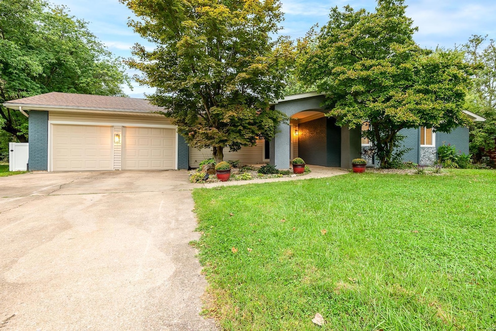 313 Bill Lou Dr, Collinsville, IL 62234 - photo 1