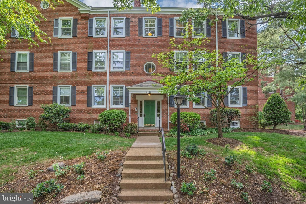 2932 S Columbus St unit B1, Arlington, VA 22206 - photo 1