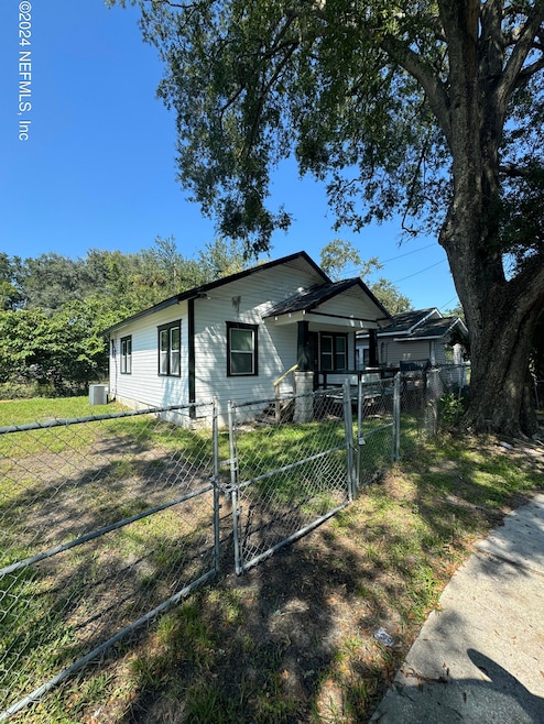 For Rent $1,200/month
