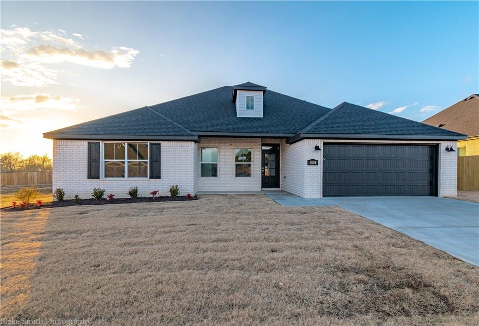 5804 W Cane Hill Dr, Fayetteville, AR 72704 - photo 1