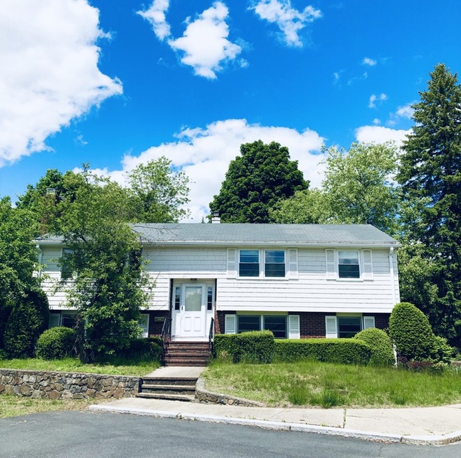 5 Bradley Rd, Salem, MA 01970 - photo 1