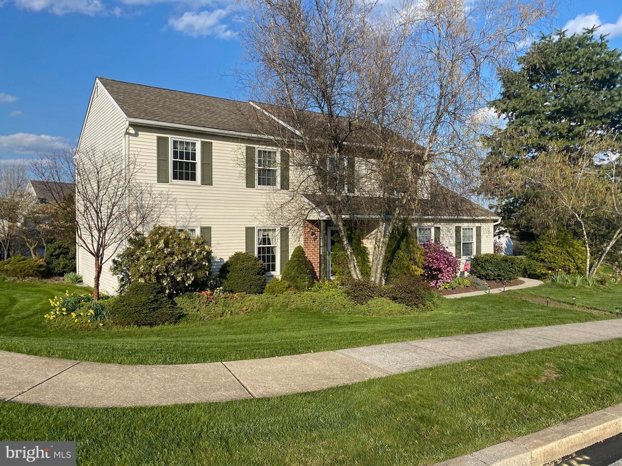 24 Flint Ridge Dr, Reading, PA 19607 - photo 1