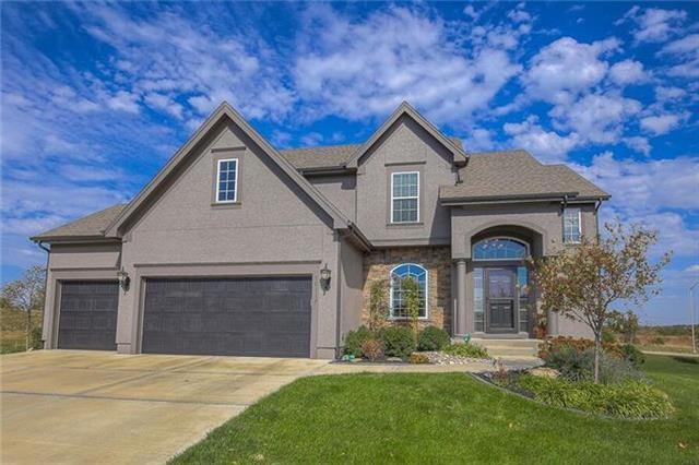 10117 Deer Run St, Lenexa, KS 66220 - photo 1