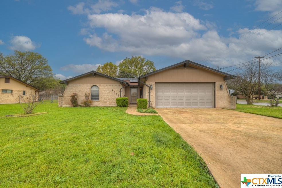 1347 Tulip Ln, New Braunfels, TX 78130 - photo 1