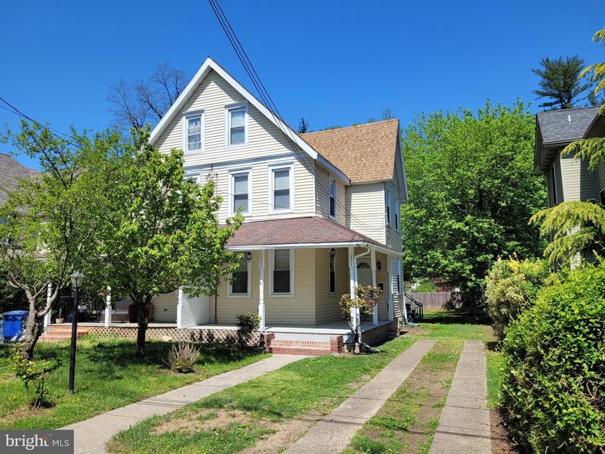 323 Linden St, Moorestown, NJ 08057 - photo 1