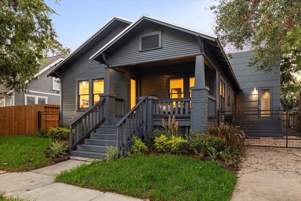 1129 Woodland St, Houston, TX 77009 - photo 1