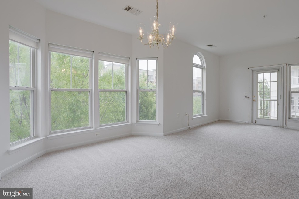 2931 Deer Hollow Way unit 308, Fairfax, VA 22031 - photo 1