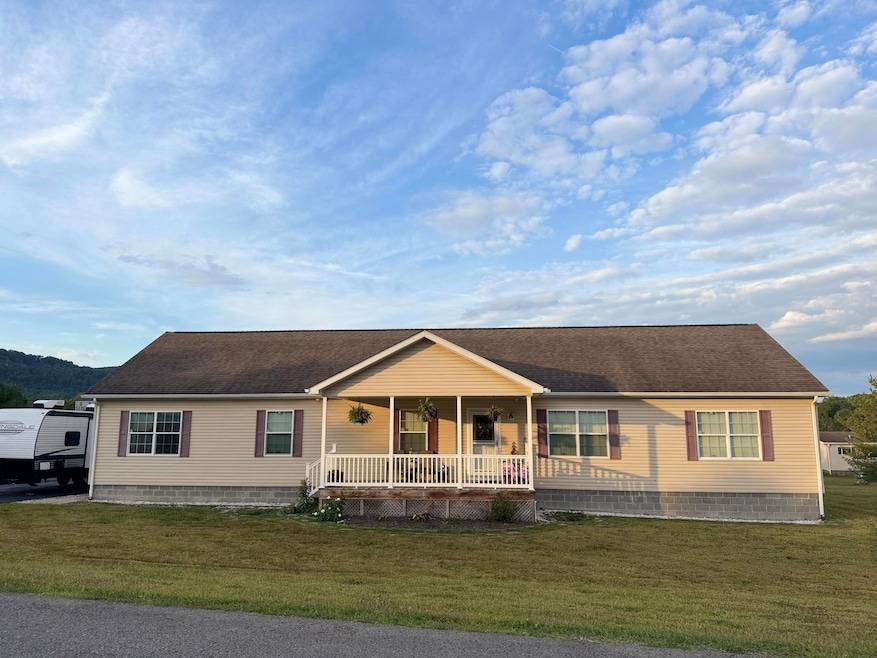 8 Hemlock Cir, Summersville, WV 26651 - photo 1