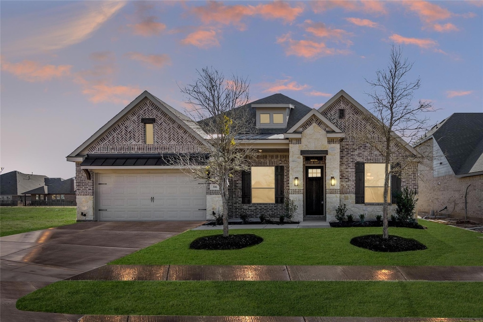 306 Bowrider Ln, Granbury, TX 76049 - photo 1