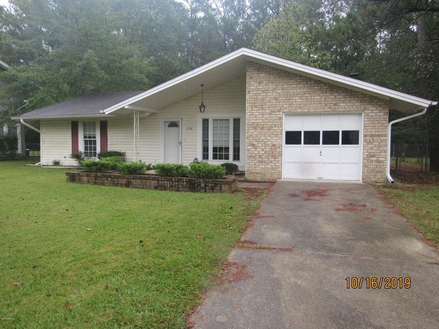 208 Linwood Dr, Jacksonville, NC 28546 - photo 1