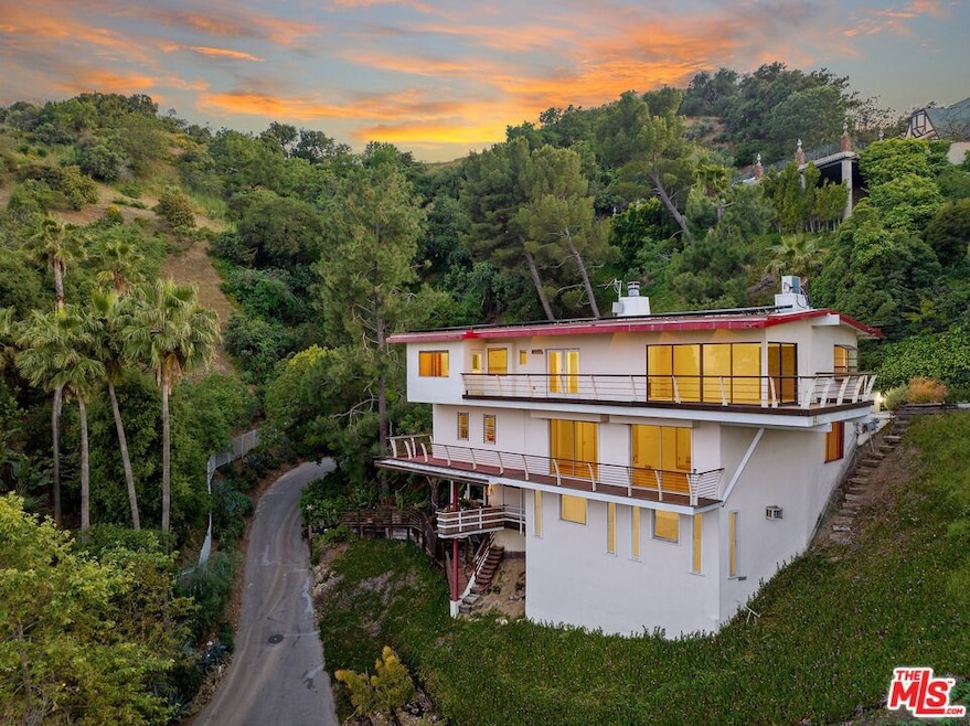 Sold $1,950,000 • Co-Listing Agent