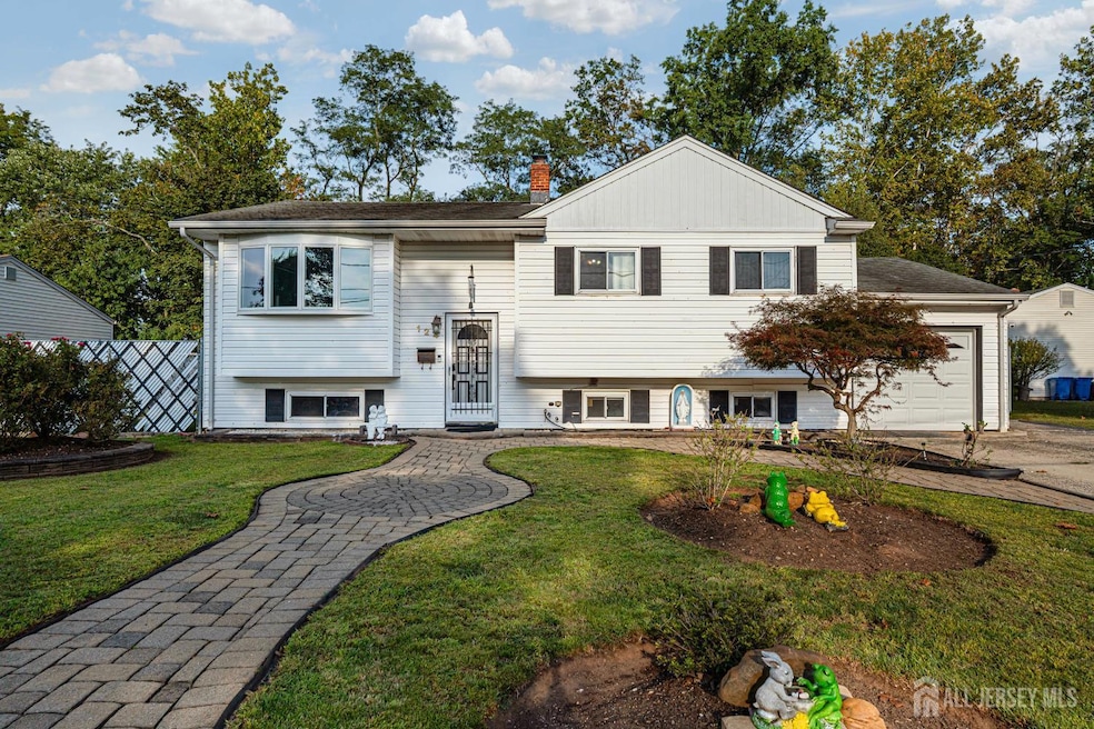 124 Cindy Ct, Middlesex, NJ 08846 - photo 1