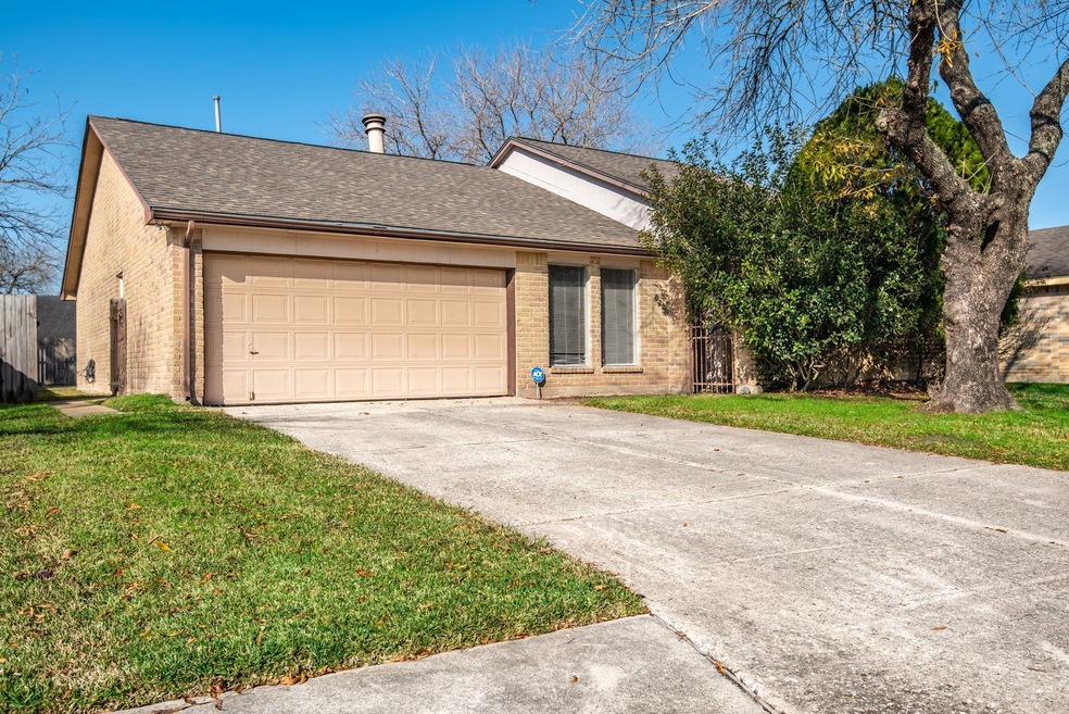 14023 Whispering Palms Dr, Houston, TX 77066 - photo 1