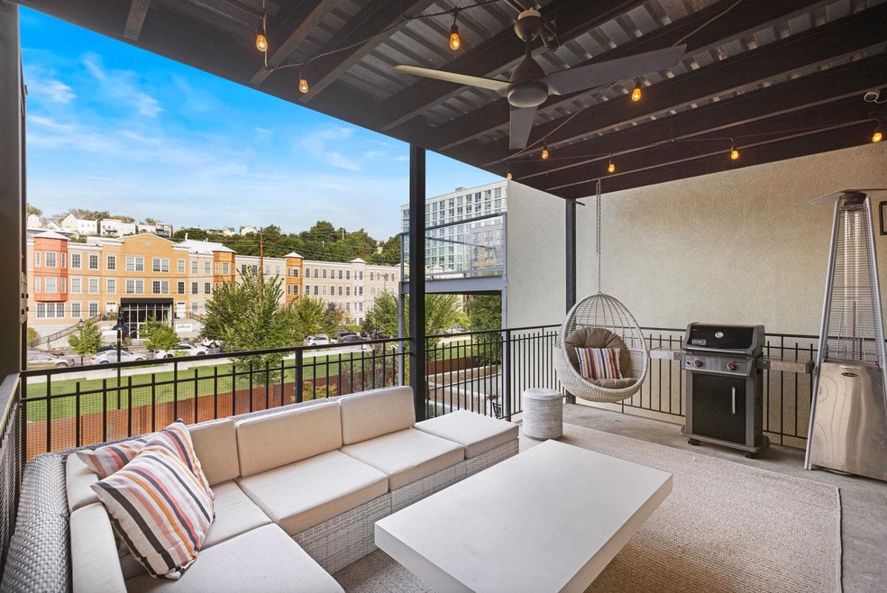 Sold $905,000 • Co-Listing Agent