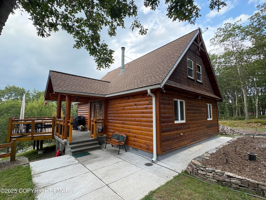 1458 N Rocky Mountain Dr, Effort, PA 18330 - photo 1