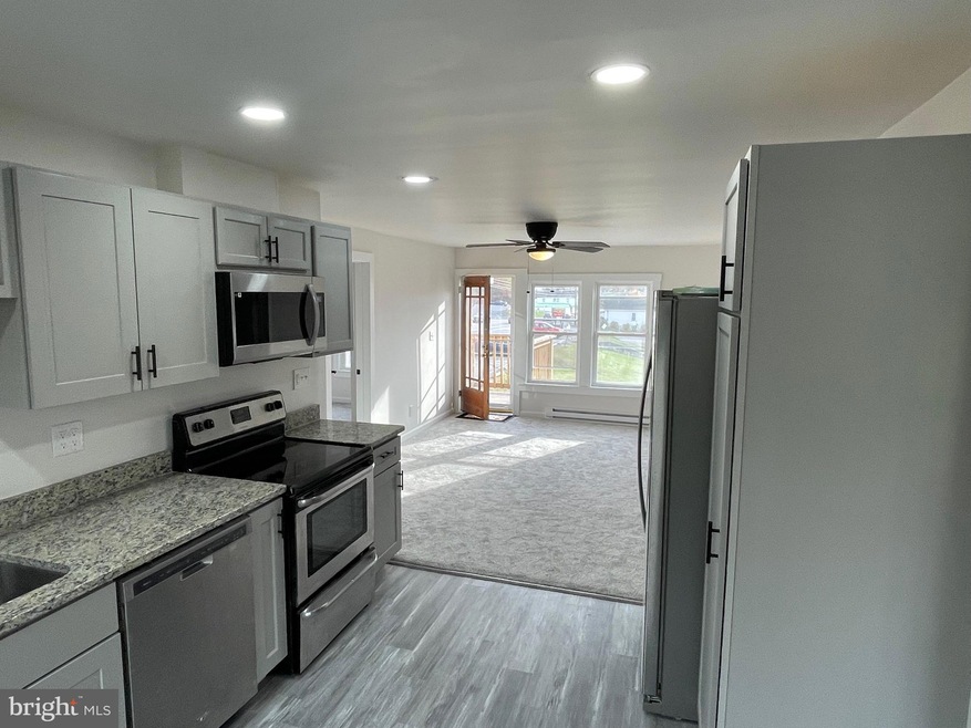 8 Chapman St unit 2, Berkeley Springs, WV 25411 - photo 1