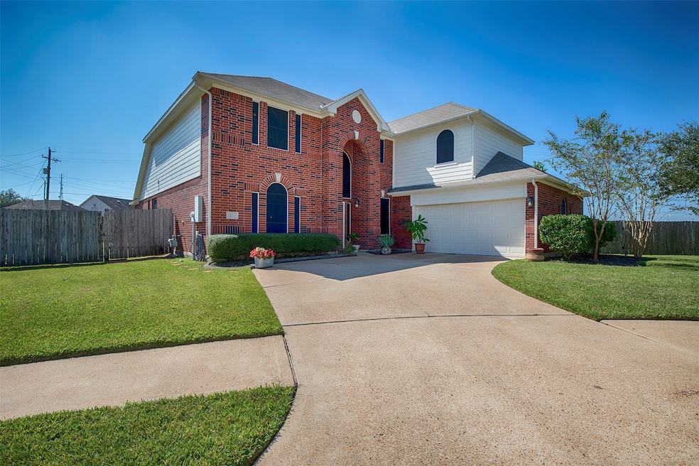 1970 Jobes Ct, Alvin, TX 77511 - photo 1