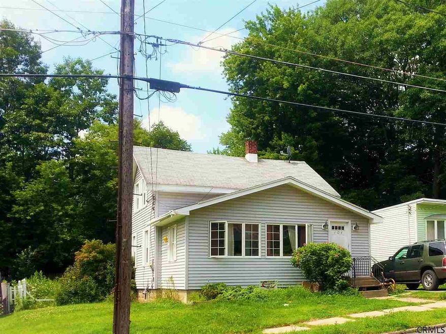 104 Park St, Gloversville, NY 12078 - photo 1