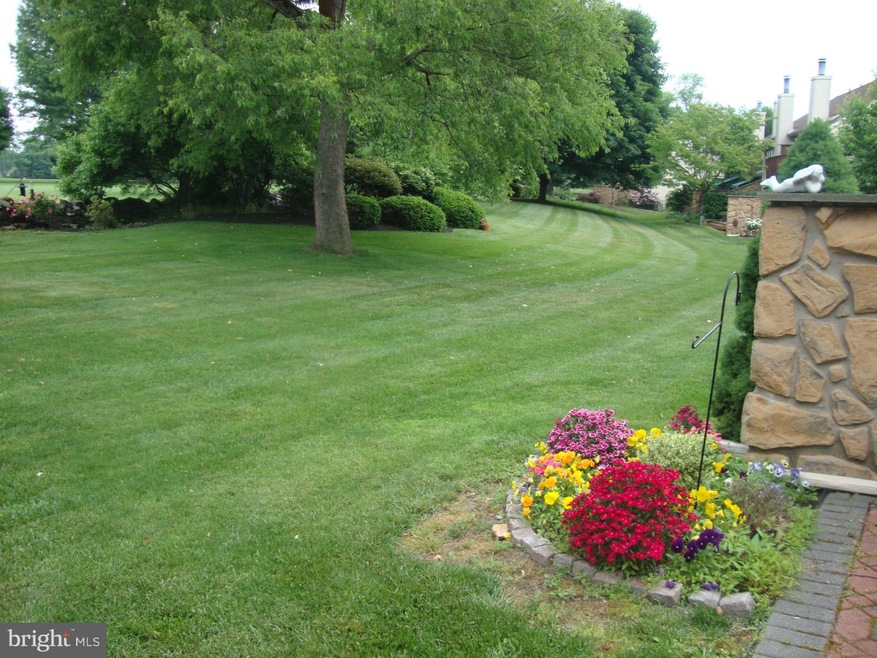 633 Niblick Ln unit 28, Wallingford, PA 19086 - photo 1