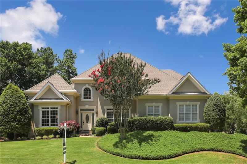 Beautiful European traditional hard coat stucco ho