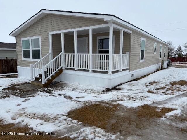 206 2nd St SE, Belfield, ND 58622 - photo 1