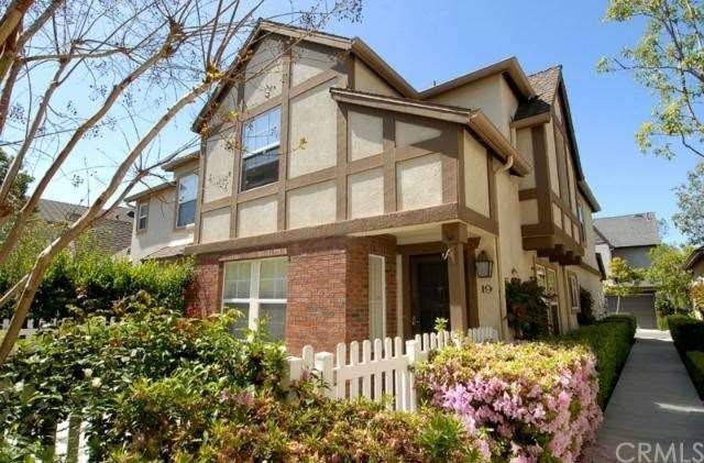 Great Curb Appeal!