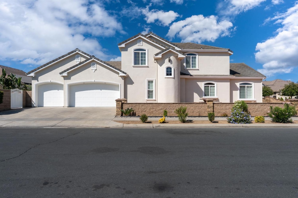 7752 N Gilroy Ave, Fresno, CA 93722 - photo 1